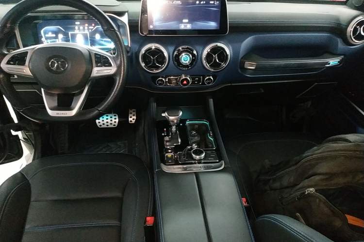 Used  BJ40 2019 PLUS 2.3T Automatic Four-Wheel Drive Premium Edition China VI
