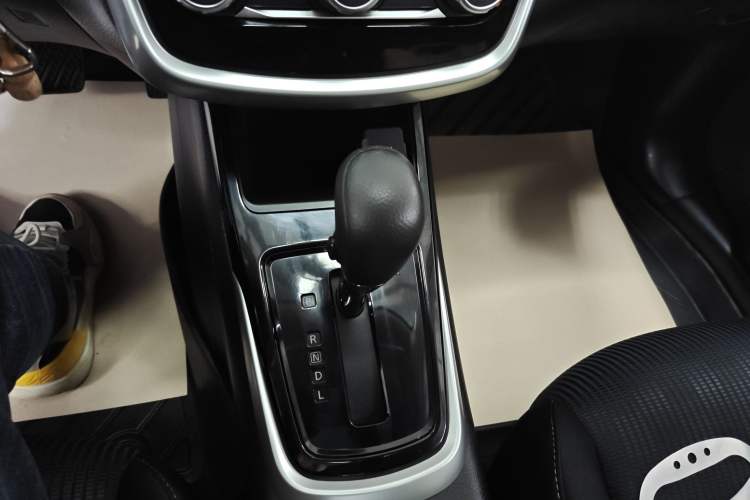 Used Nissan Tiida 2020 1.6L CVT Cool Edition
