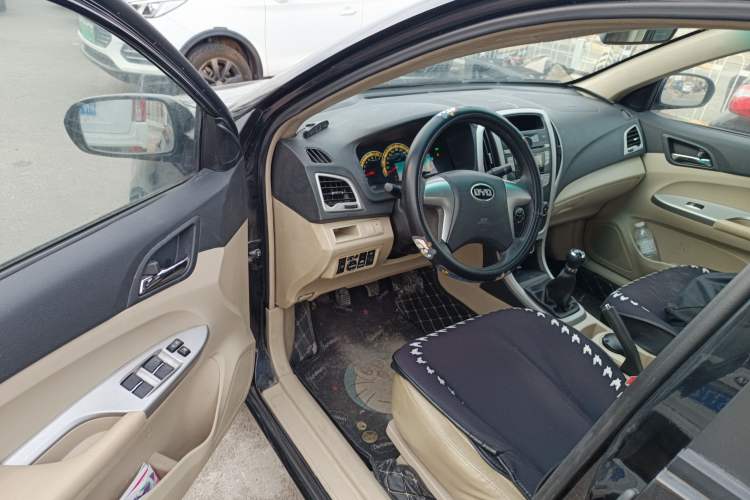 Used BYD F3 2015 Energy-Saving Edition 1.5L Manual Luxury Model