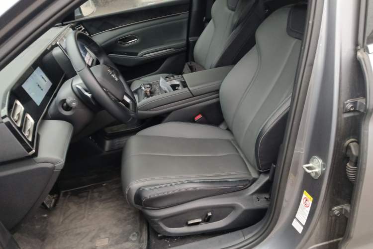 Used BYD Qin L 2025 DM-i Smart Drive 120KM Superior Model