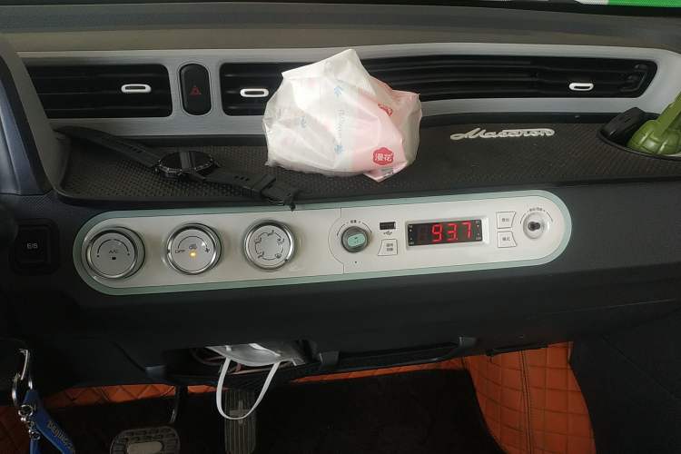 Used Wuling Hongguang MINIEV 2021 Macaron Premium Model – Lithium Iron Phosphate
