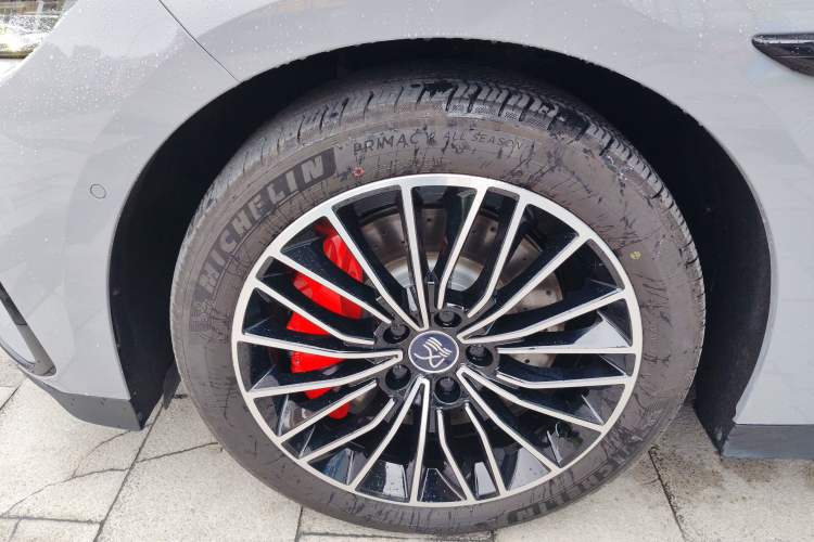 Used BYD Han 2025 EV with 701 km of Laser Radar-Enabled Intelligent Driving