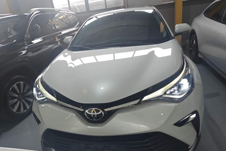 Used Toyota IZOA 2021 2.0L Yichi Version