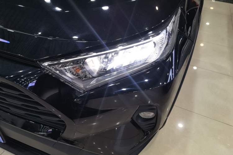 Used Toyota RAV4 2021 2.0L CVT 4x4 Trend Edition
