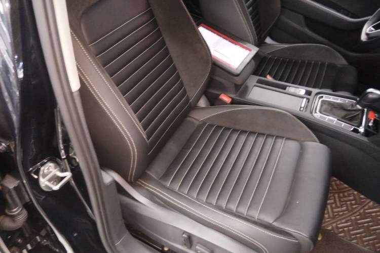 Used Volkswagen Magotan 2020 330TSI DSG Leading Model
