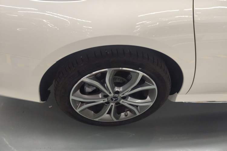 Used Mercedes-Benz E-Class 2020 E 300 L Sporty and Stylish Model
