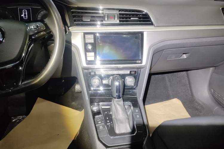 Used Volkswagen Lamando 2019 280TSI DSG Comfort Edition China VI standard
