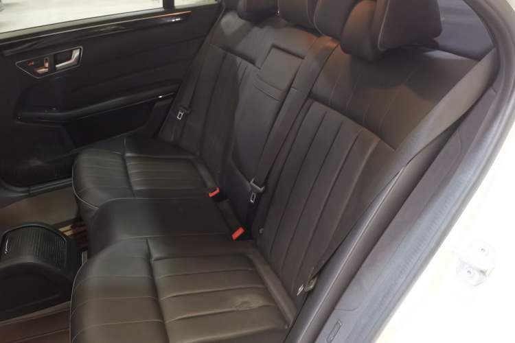 Used Mercedes-Benz E-Class 2015 Facelift E 200 L Sport Edition
