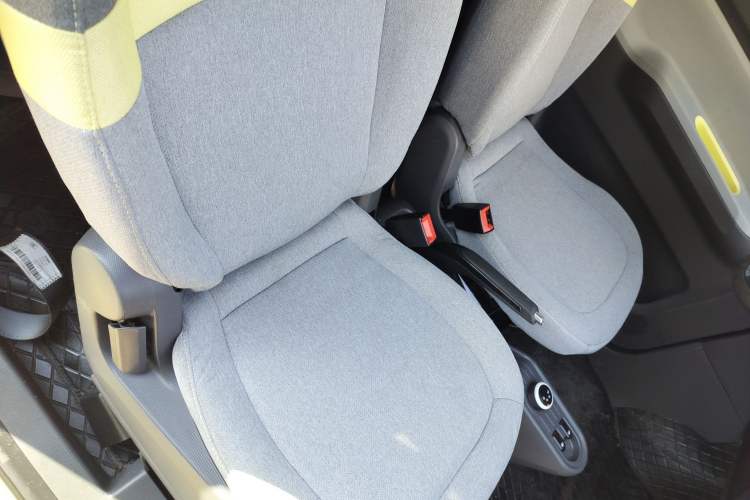 Used Wuling Hongguang MINIEV 2021 Macaron Fashion Model Lithium Iron Phosphate
