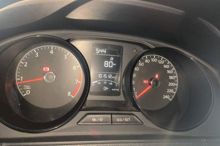 Used Volkswagen Lavida 2015 1.6L Manual Fashion Edition
