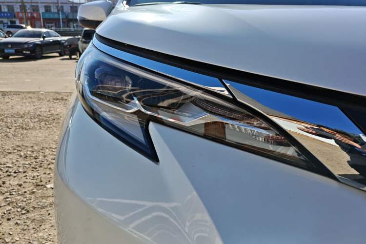 Used Toyota Sienna 2023 2.5L Hybrid Comfort Edition