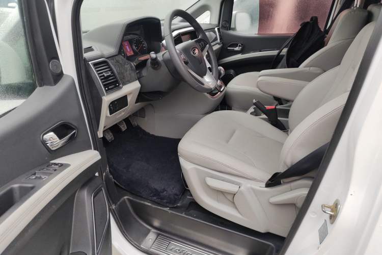 Used  M4 2016 2.0L Manual Luxury Smart Version