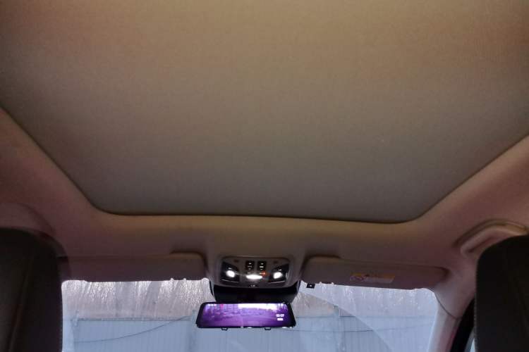 Used Wey VV6 2018 2.0T Two-Wheel-Drive Ultra-Luxury Version China V Standard
