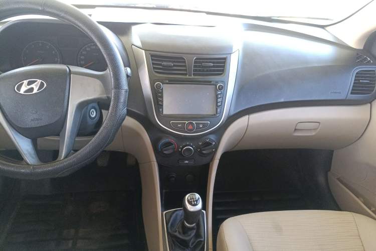 Used Hyundai Verna 2014 1.4L Manual Smart GLS Trim