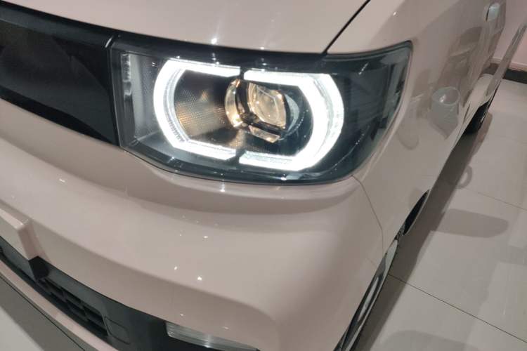 Used Wuling Hongguang MINIEV 2021 Macaron Premium Model – Lithium Iron Phosphate
