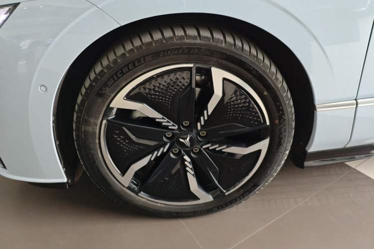 Used VOYAH PASSION 2023 Four-Wheel Drive Long-Range Version