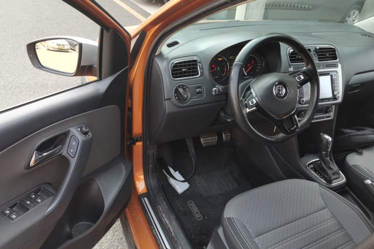 Used Volkswagen Polo 2014 1.6L Cross Polo Automatic
