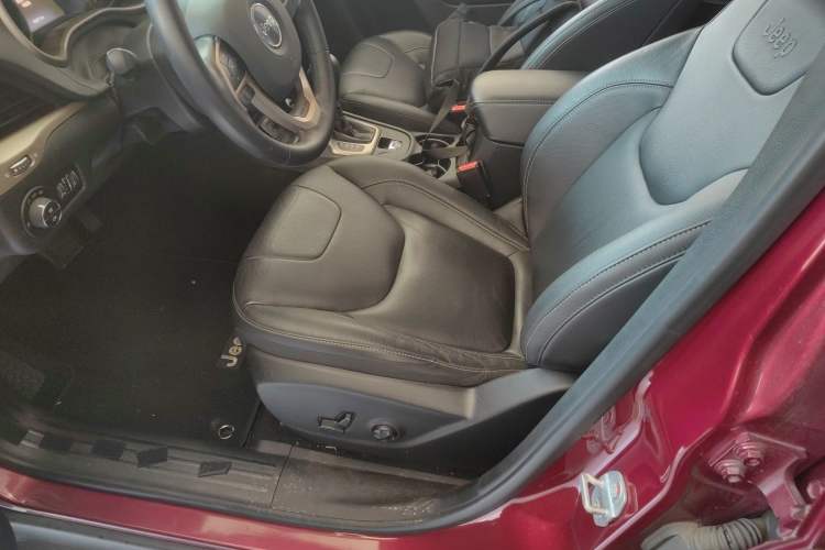 Used  Cherokee 2017 2.0L Superior Edition