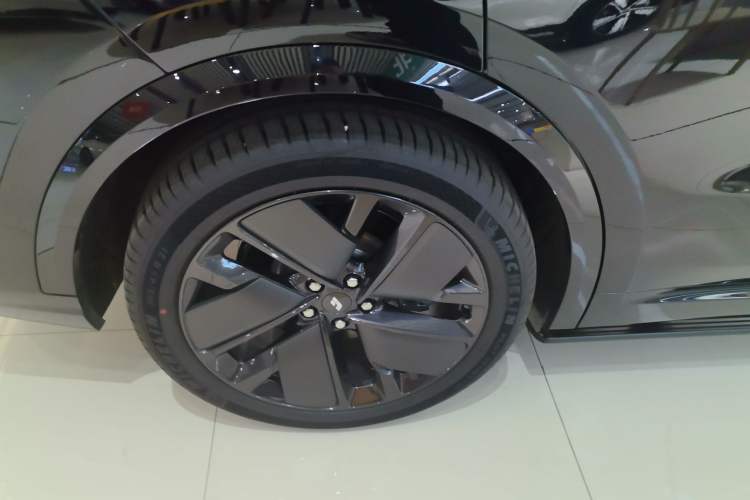 Used Li Auto L8 2025 Max Smart Refresh Edition
