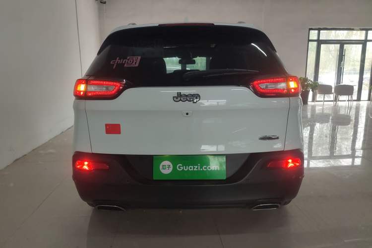 Used  Cherokee 2016 2.4L Leading Smart Version
