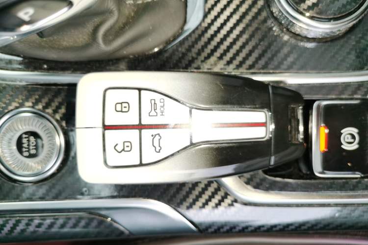 Used Hongqi HS5 2022 Revised Version 2.0T Smart Connect Flagship Edition
