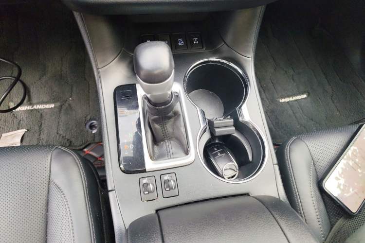 Used Toyota Highlander 2018 2.0T Four-Wheel Drive Luxury Edition 7 Seats China V Emission Standard
