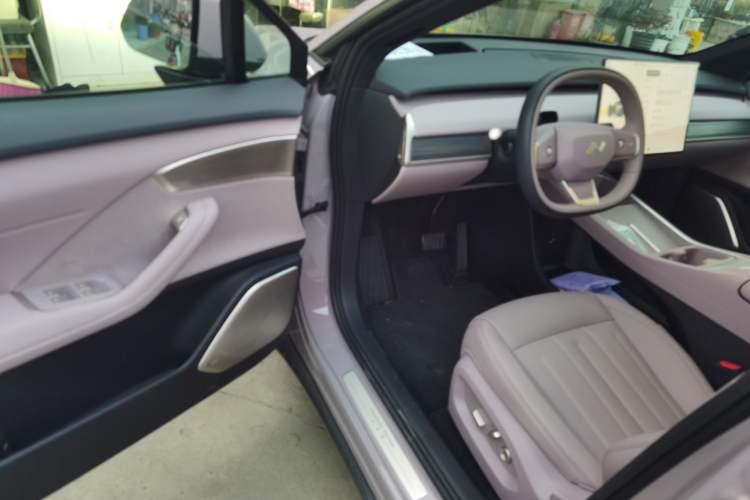 Used ONVO L60 2024 60 kWh Rear-Drive Version