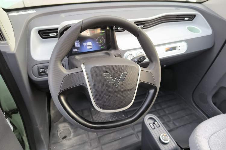 Used Wuling Hongguang MINIEV 2021 Macaron Premium Model – Lithium-NMC
