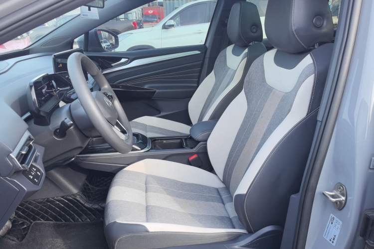 Used Volkswagen ID.4 CROZZ 2022 Long-Range PURE+ Edition