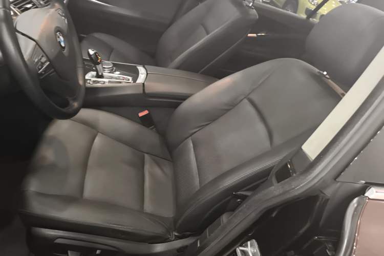 Used BMW 5 Series GT 2014 528i Leading Model
