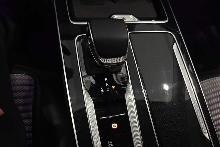 Used Hongqi HS5 2023 2.0T Qixiang Pro Edition
