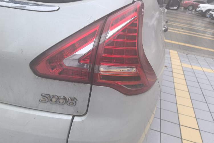 Used Peugeot 3008 2015 2.0L Automatic Trend Edition
