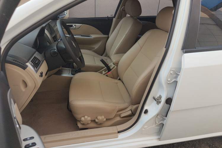 Used Buick Excelle 2013 1.5L Manual Classic Model
