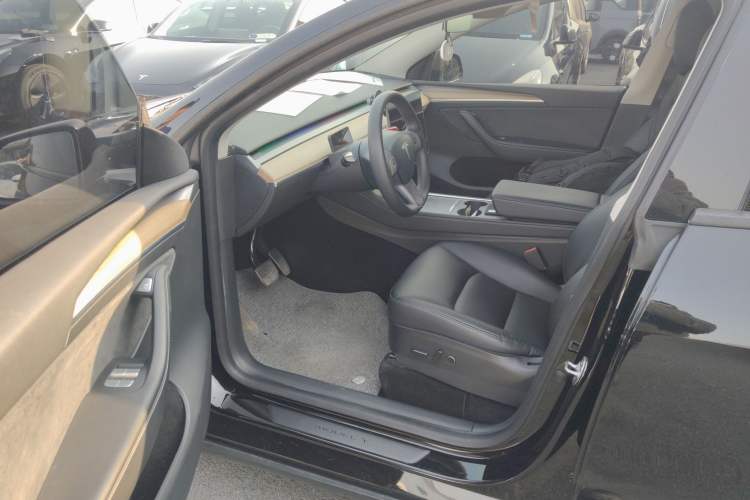 Used Tesla Model Y 2022 Rear-Wheel-Drive Version