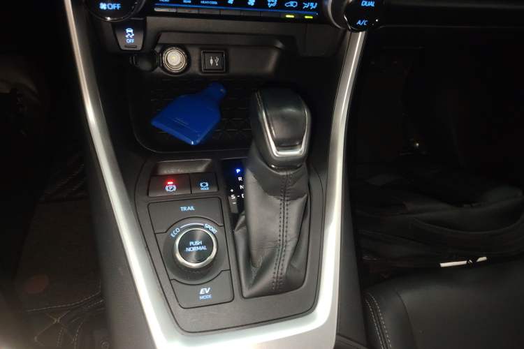 Used Toyota Wildlander 2021 Dual-Motor 2.5L E-CVT Four-Wheel Drive Luxury Edition