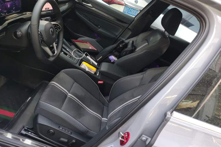 Used Volkswagen Golf 2023 Facelift 280TSI DSG R-Line Lite