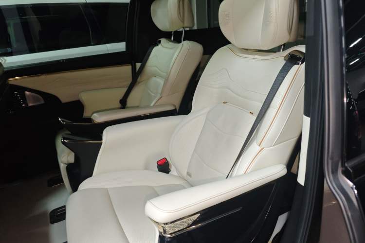 Used GAC Trumpchi M8 2023 Zongshi Series Dual-Motor YuZun Edition