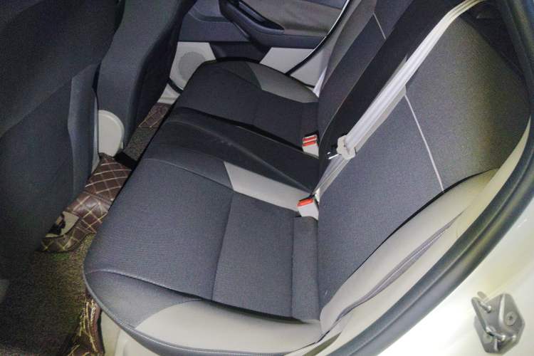 Used Ford Focus 2012 Sedan 1.6L Manual Comfort Model
