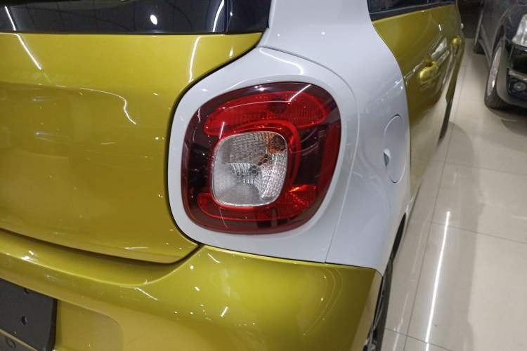 Used  forfour 2016 1.0L 52 kW Passion Edition