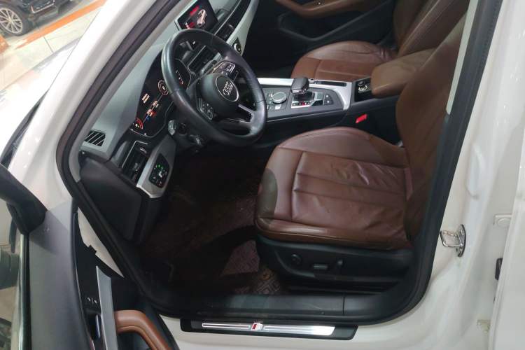 Used Audi A4L 2018 30th Anniversary Edition 40 TFSI Fashion Model
