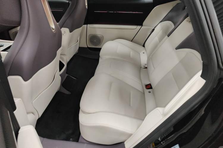 Used  12 2025 Ultra Extended-Range Edition
