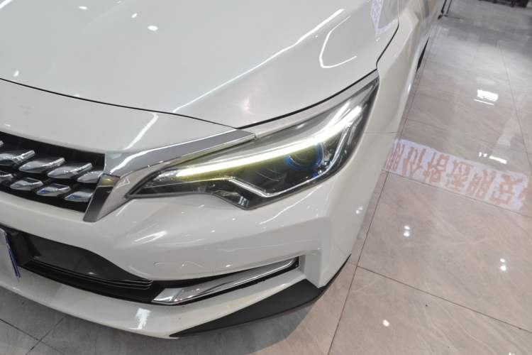 Used Venucia D60 2018 1.6L CVT Smart Connect Elite Edition
