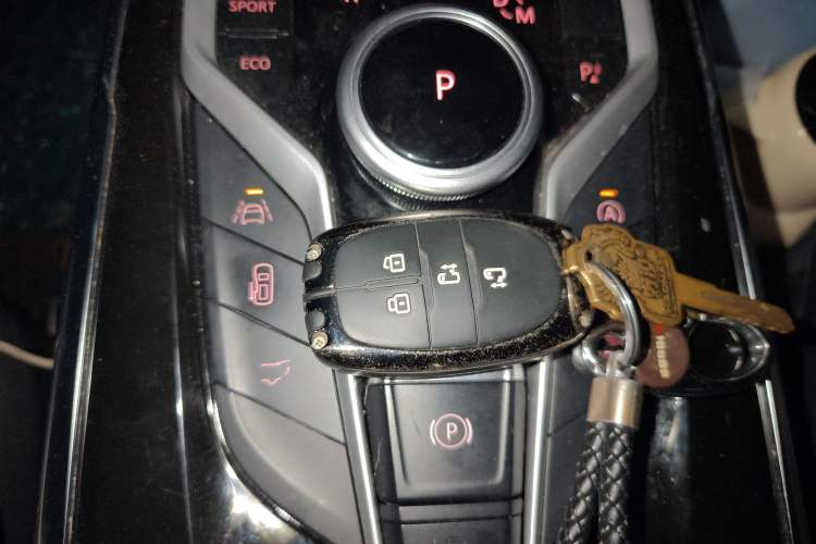 Used SAIC MAXUS G20 2021 PLUS 2.0T Gasoline Automatic ZhiZun Edition