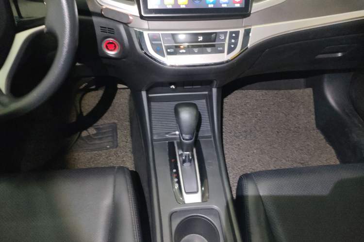 Used Honda Jade 2017 1.8L Automatic Classic Edition 5 seats
