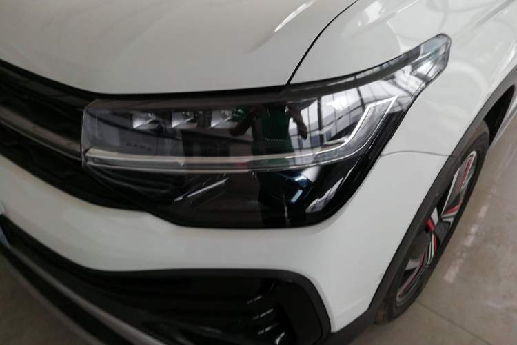 Used Volkswagen Tharu 2023 300TSI Two-Wheel-Drive Moon Luxury Edition
