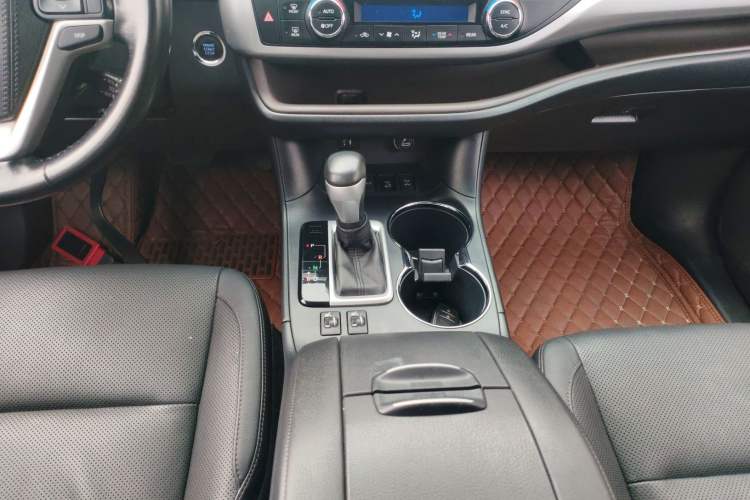 Used Toyota Highlander 2015 2.0T Four-Wheel Drive Luxury Edition 7-Seater