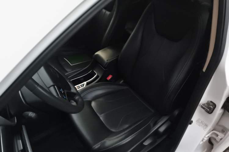 Used Geely Auto Emgrand 2017 Sedan Million Edition 1.5L CVT Upward Version
