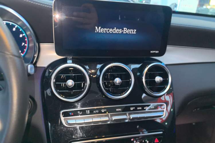 Used Mercedes-Benz GLC Coupe 2022 Refreshed GLC 260 4MATIC Coupe SUV
