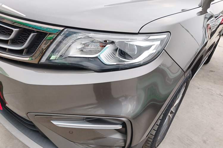 Used Geely Auto Emgrand X7 Sport 2020 1.8TD DCT Two-Wheel Drive Smart Connect 4G-Enabled Version
