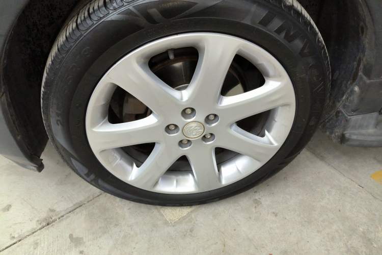 Used Buick Encore 2015 1.4T Automatic Two-Wheel Drive Urban Elite Version
